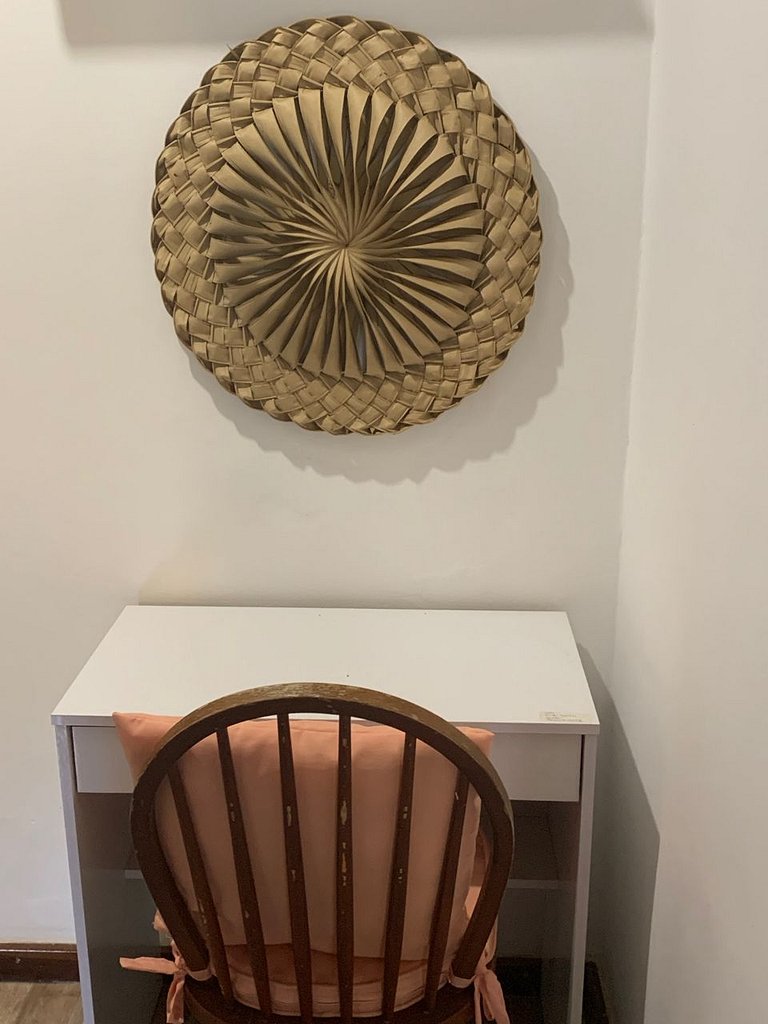 Casa com churrasqueira no jardim