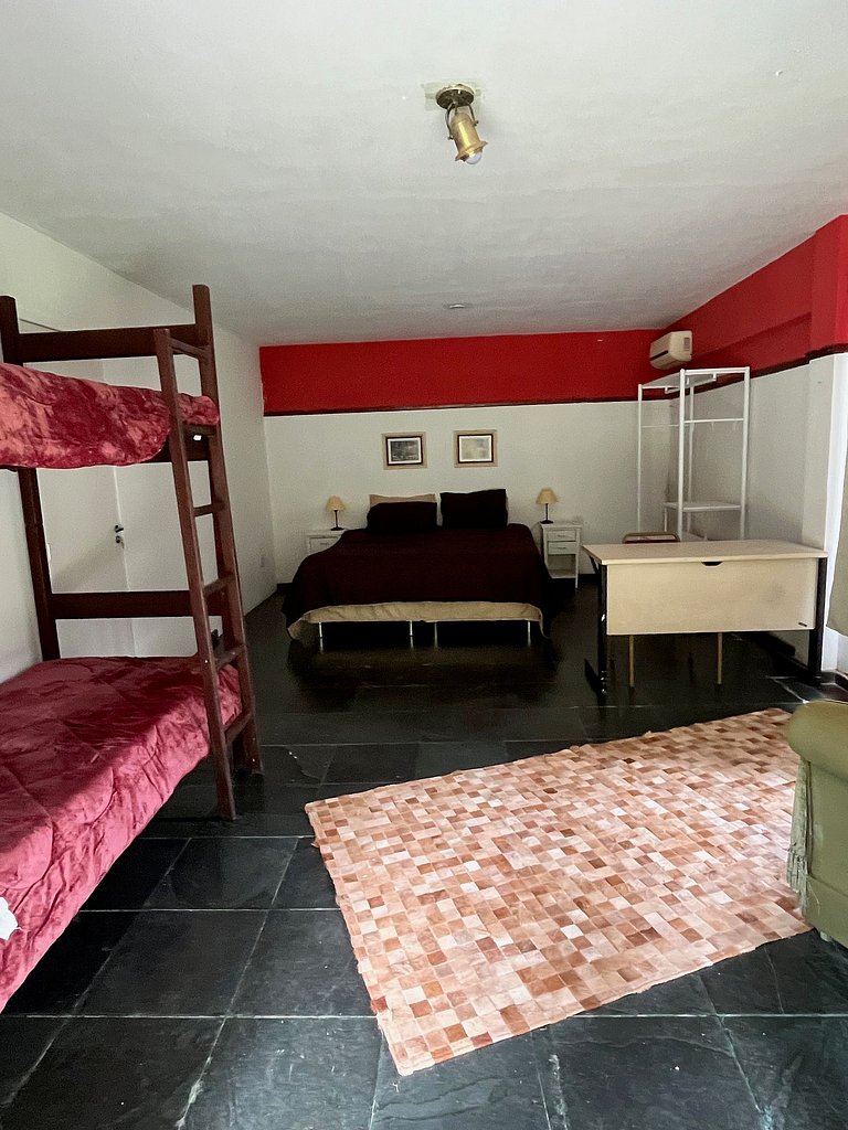 Estúdio: até 6 pessoas