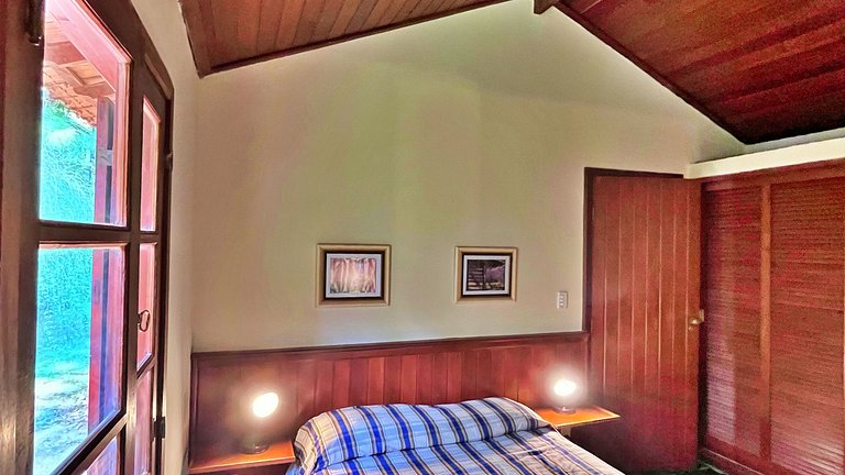 Hidromassagem e natureza - Casa da Banheirinha