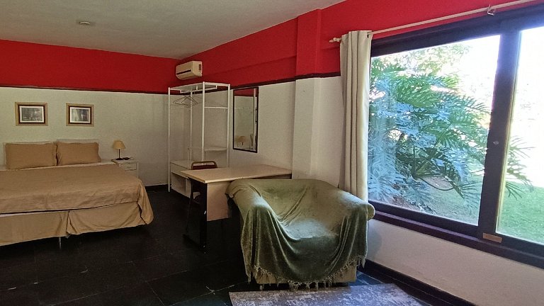 Estúdio: até 6 pessoas