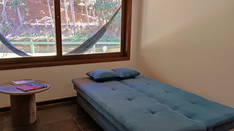 Estúdio: casal e 2 filhos com sinuca