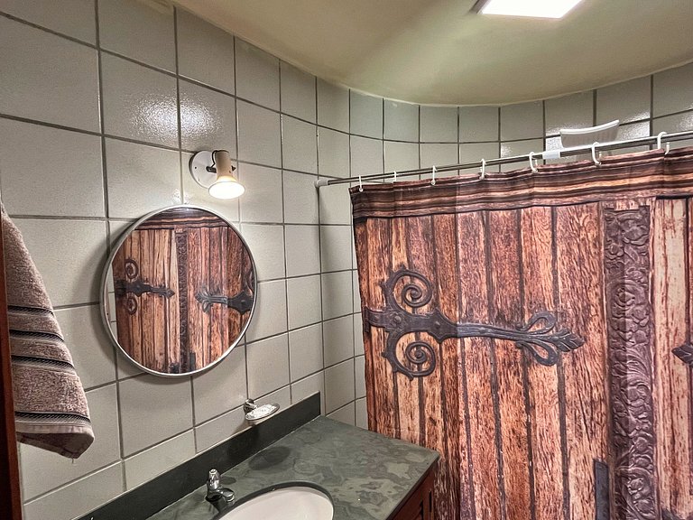Hidromassagem e natureza - Casa da Banheirinha