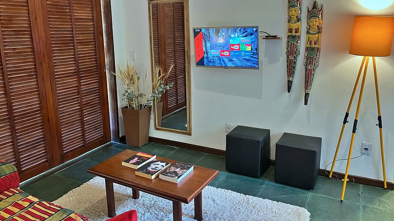 Varandão, churrasqueira . 2 quartos e quintal